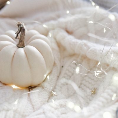 How to Make Your Apartment Extra Cozy for Autumn