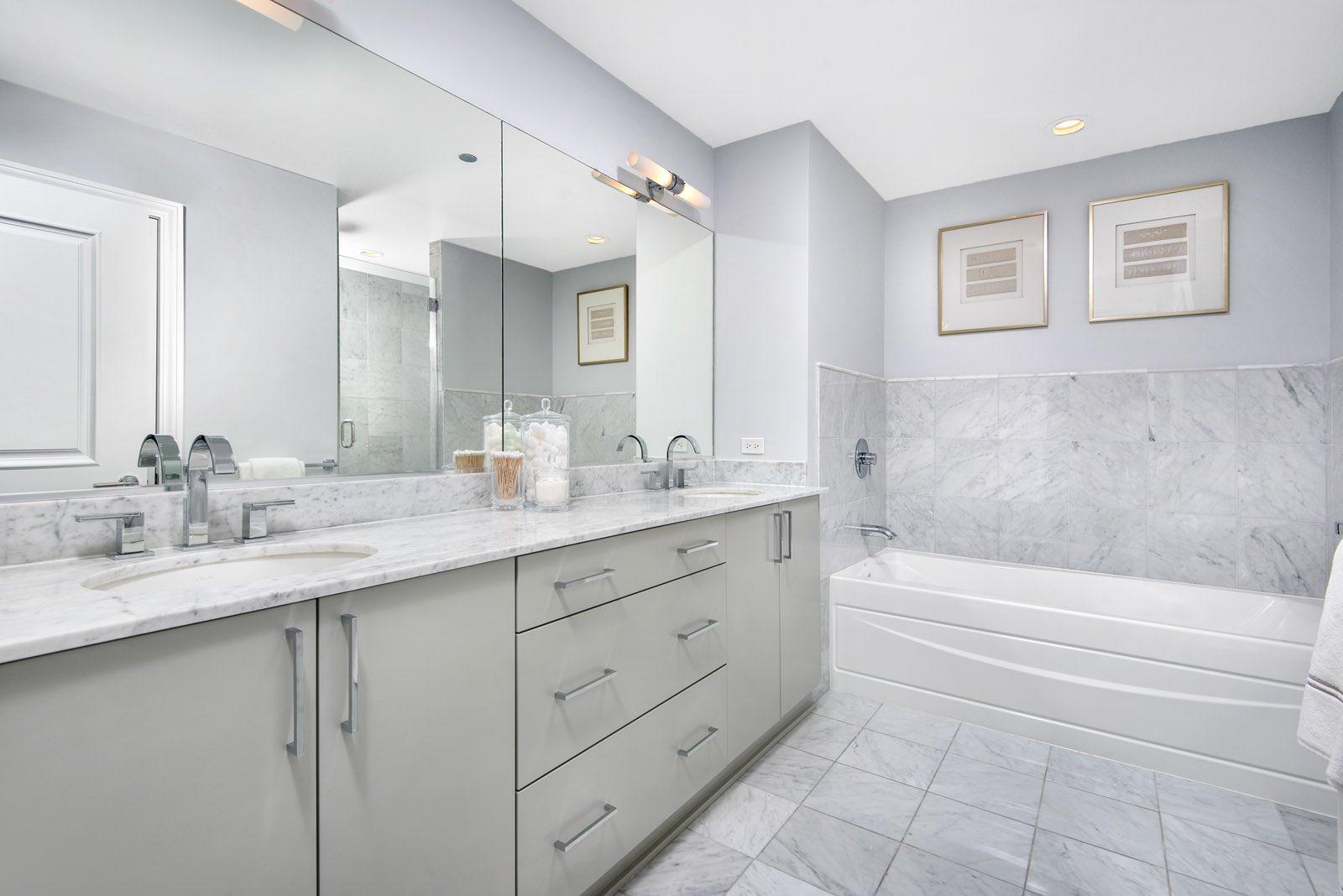 Two West Int Features Platinum Model Bathroom Feb2018